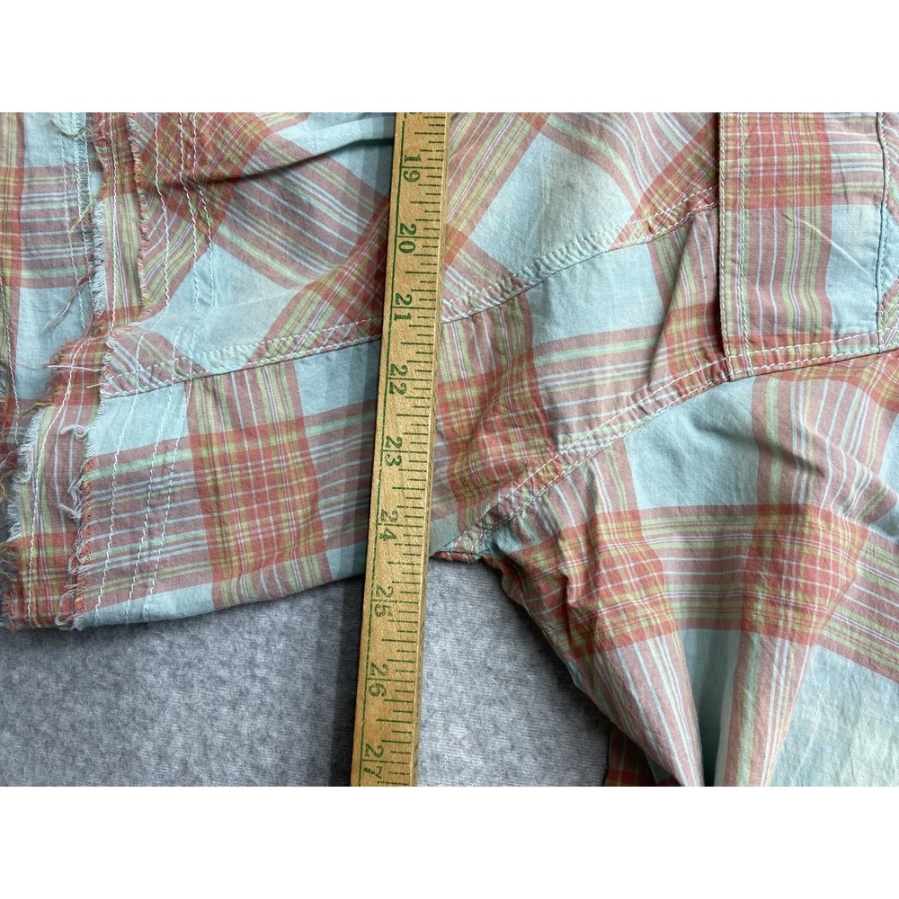 BDG Urban Outfitters Shirt Womens M Blue Plaid Cropped Button Up Frayed Hem - Picture 9 of 13